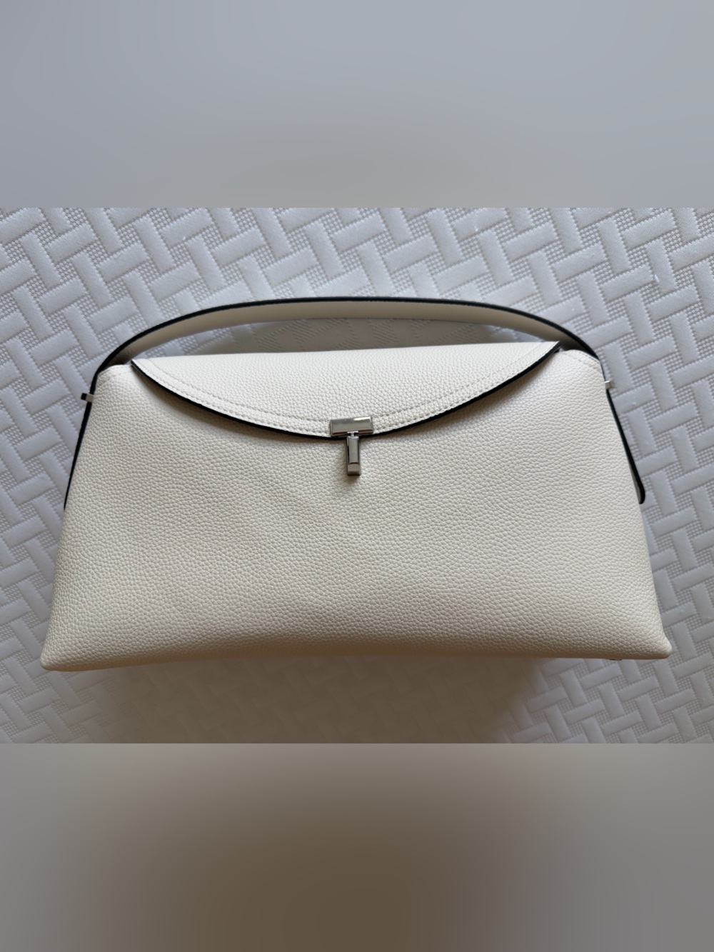 Cream Leather Shoulder Bag with Silver T-Clasp